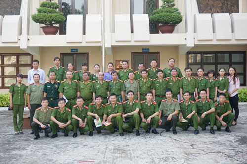 Học viên khóa II chương trình liên kết đào tạo thạc sỹ giữa Êv88 chào đón năm mới 2026 và Đại học Tổng hợp Maryland, Hoa Kỳ đi Ev888 Nạp rút siêu tốc thực tế tại một số đơn vị phía Nam